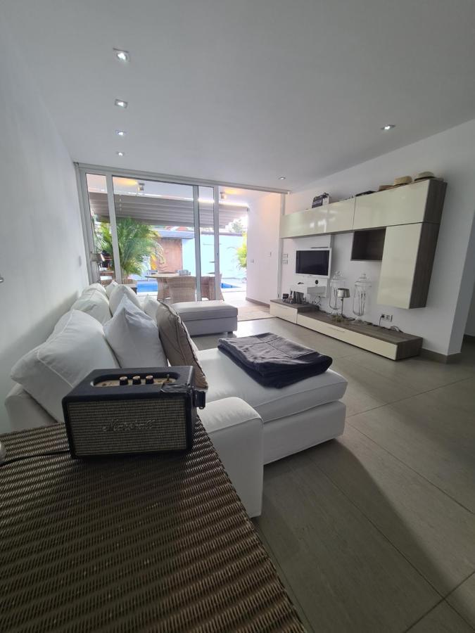 Nosotros Luxury Villa 로스크리스티아노스 외부 사진